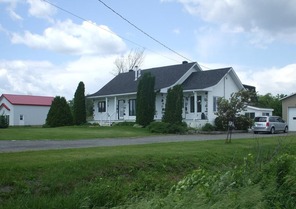 Cote St-Hermas Gite Au Vignoble Mirabel Exterior foto